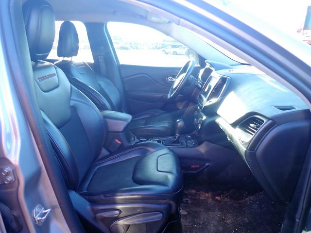 1C4PJMBX9KD153744 - 2019 JEEP CHEROKEE TRAILHAWK GRAY photo 5