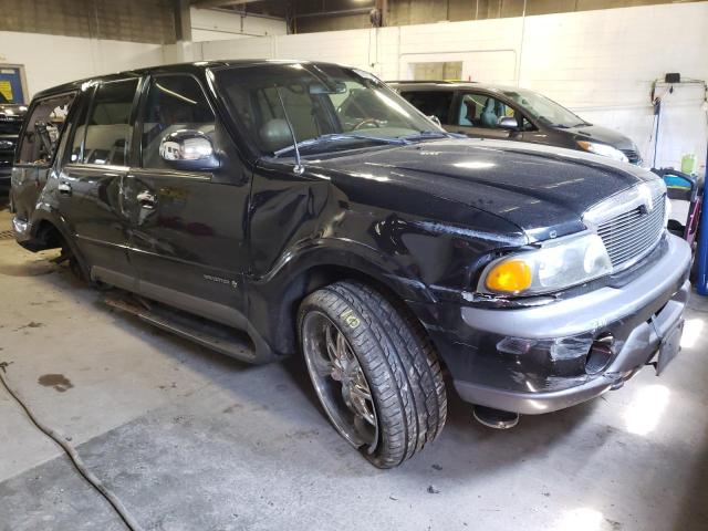 5LMPU28L9WLJ13037 - 1998 LINCOLN NAVIGATOR შავი ფოტო 4