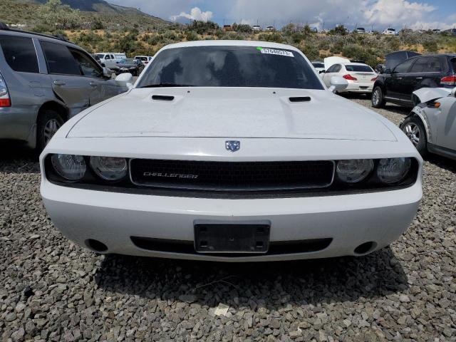 2B3CJ4DV9AH306541 - 2010 DODGE CHALLENGER SE WHITE photo 5