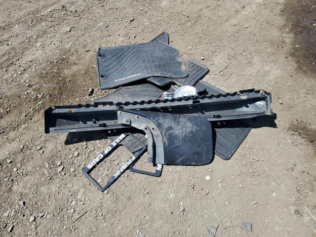 3TMJU4GN1FM184064 - 2015 TOYOTA TACOMA DOUBLE CAB PRERUNNER BLUE photo 12