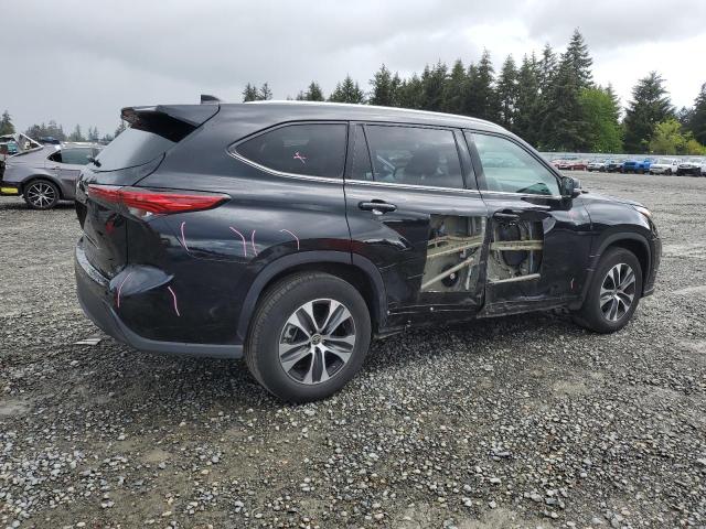 5TDGZRAH8NS099636 - 2022 TOYOTA HIGHLANDER XLE BLACK photo 3