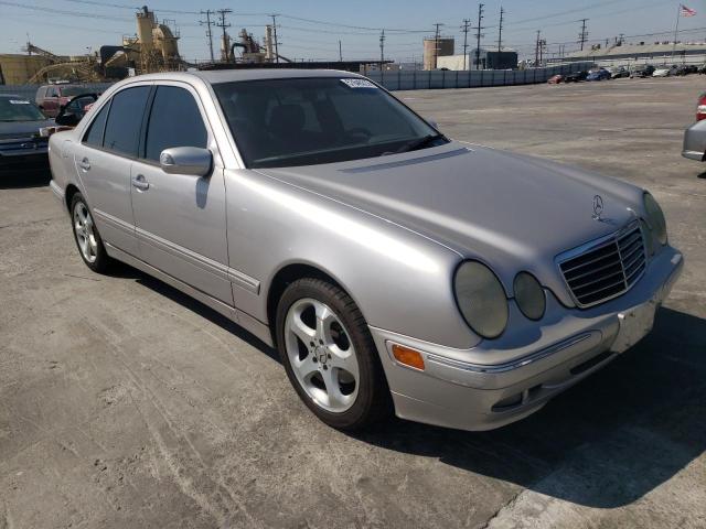 WDBJF65J82B485159 - 2002 MERCEDES-BENZ E-CLASS 320 SILVER photo 4