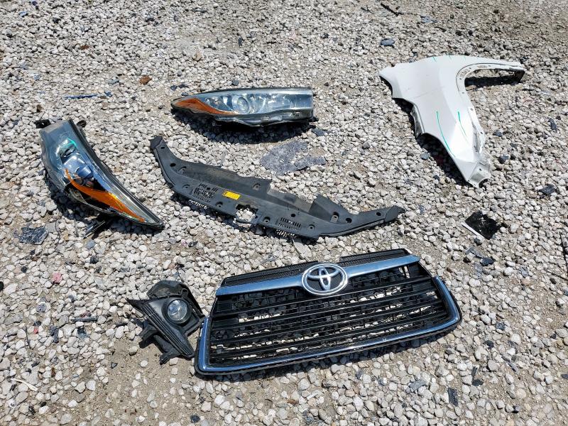 5TDKKRFH7FS074462 - 2015 TOYOTA HIGHLANDER XLE WHITE photo 13