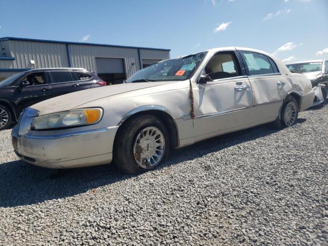 2001 LINCOLN TOWN CARTIER, null