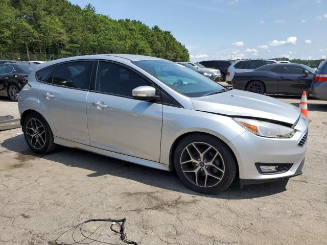 1FADP3K23FL321914 - 2015 FORD FOCUS SE SILVER photo 4