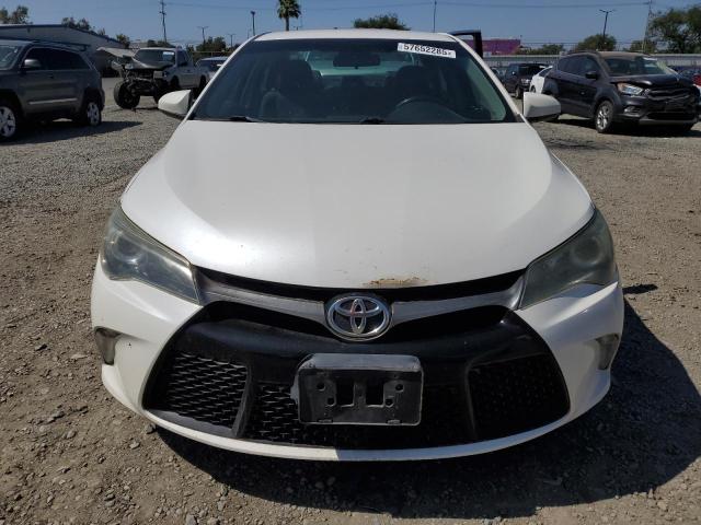 4T1BF1FK8GU560224 - 2016 TOYOTA CAMRY LE WHITE photo 5