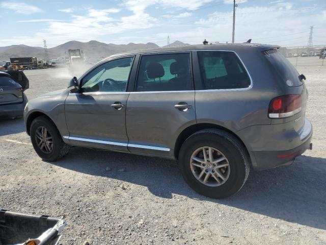 WVGLE77L69D025185 - 2009 VOLKSWAGEN TOUAREG 2 V6 GRAY photo 2