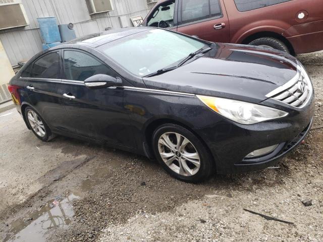 5NPEC4AC7CH396030 - 2012 HYUNDAI SONATA SE BLACK photo 4