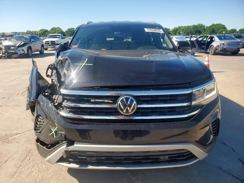 1V2WE2CA5NC200212 - 2022 VOLKSWAGEN ATLAS CROS SE BLACK photo 5