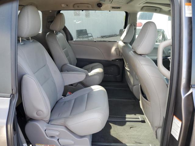 5TDDZ3DC2LS228595 - 2020 TOYOTA SIENNA XLE 灰色 照片 11