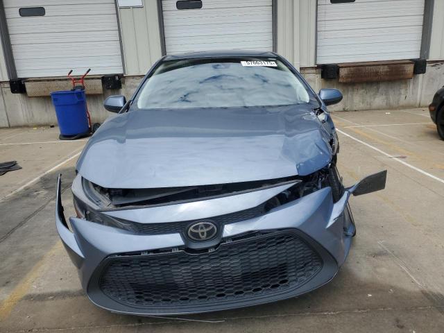 5YFEPMAE8MP233512 - 2021 TOYOTA COROLLA LE BLUE photo 5