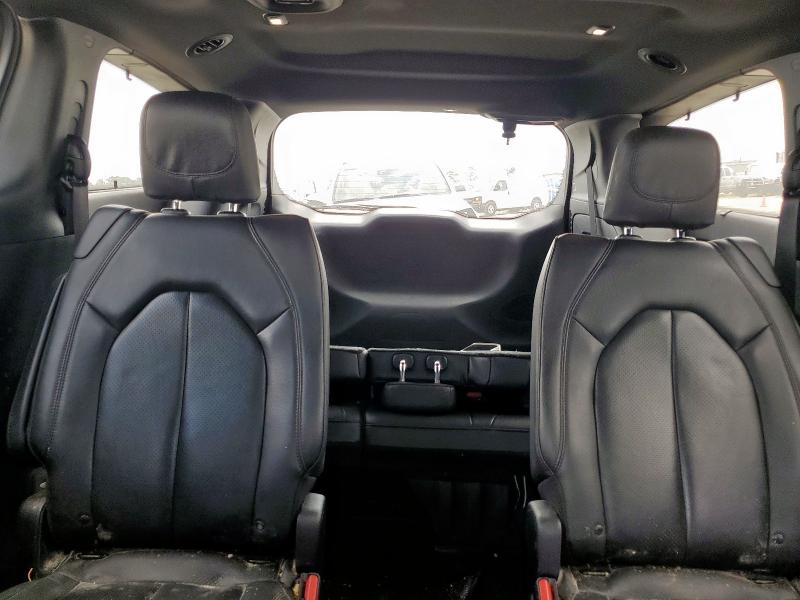 2C4RC1EG4KR748981 - 2019 CHRYSLER PACIFICA TOURING L PLUS SILVER photo 10