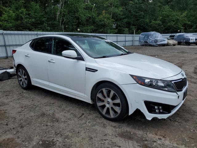 KNAGR4A67B5139690 - 2011 KIA OPTIMA SX WHITE photo 4