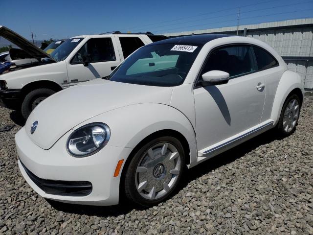 3VWJP7ATXCM637770 - 2012 VOLKSWAGEN BEETLE WHITE photo 1