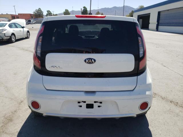 KNDJP3A59H7465598 - 2017 KIA SOUL + WHITE photo 6