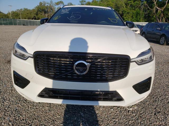 LYVA22RM6JB113441 - 2018 VOLVO XC60 T6 R-DESIGN WHITE photo 5