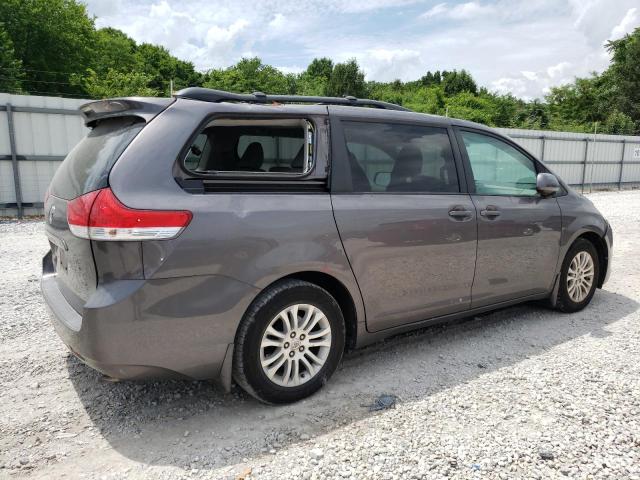 5TDYK3DC7BS121286 - 2011 TOYOTA SIENNA XLE GRAY photo 3