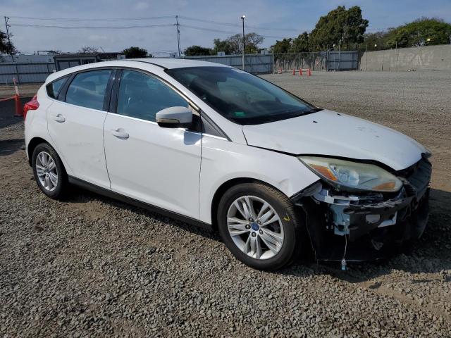 1FAHP3M21CL334266 - 2012 FORD FOCUS SEL WHITE photo 4