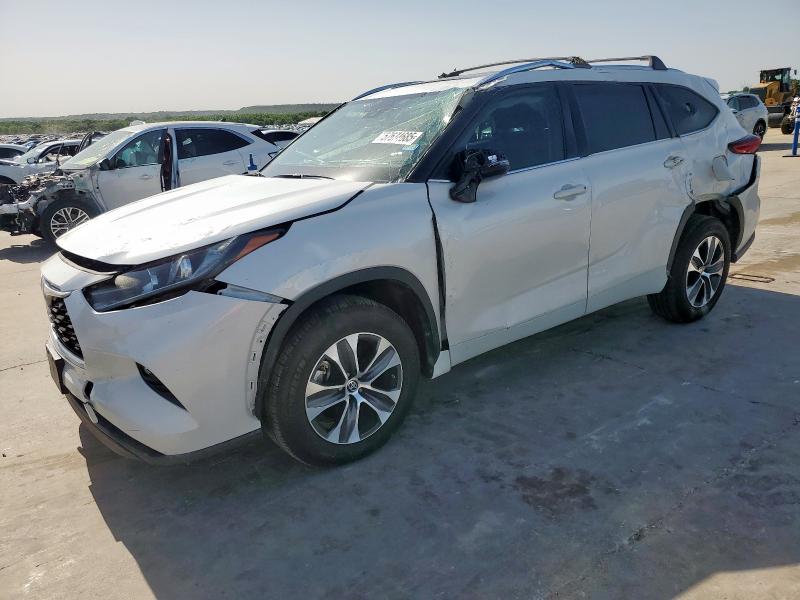 2021 TOYOTA HIGHLANDER XLE, null