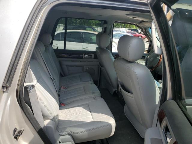 5LMFU275X6LJ17581 - 2006 LINCOLN NAVIGATOR SILVER photo 11