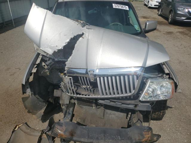 5LMFU275X6LJ17581 - 2006 LINCOLN NAVIGATOR SILVER photo 12