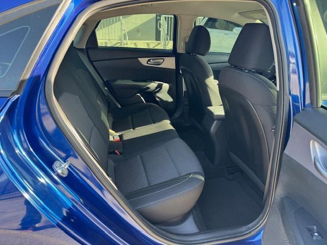 3KPF24AD4NE464503 - 2022 KIA FORTE FE BLUE photo 11