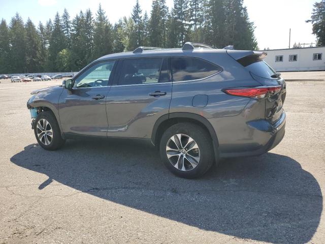 5TDGZRBH3NS594857 - 2022 TOYOTA HIGHLANDER XLE GRAY photo 2