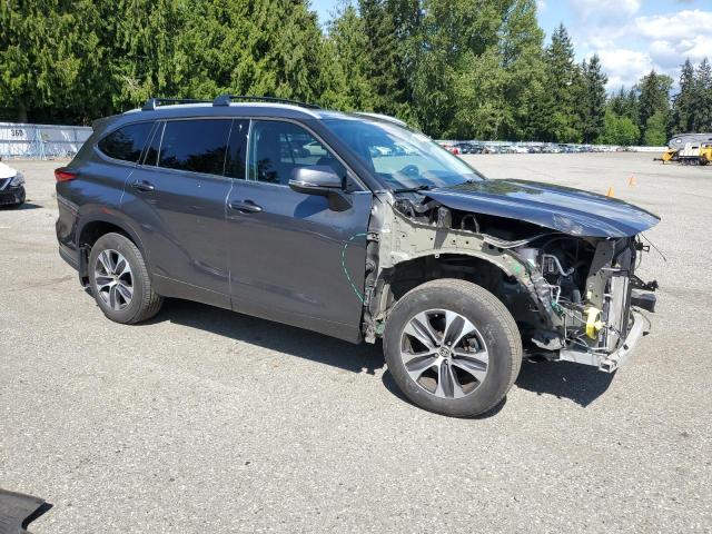 5TDGZRBH3NS594857 - 2022 TOYOTA HIGHLANDER XLE GRAY photo 4