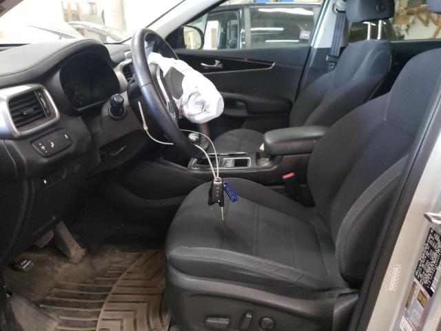 5XYPGDA53KG587903 - 2019 KIA SORENTO LX SILVER photo 7