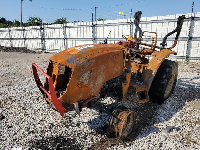 CTRE00034 - 2015 OTHR TRACTOR RED photo 2