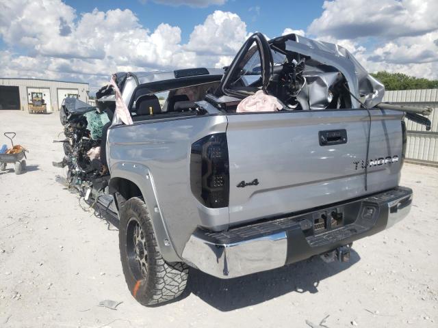 5TFDW5F18GX523362 - 2016 TOYOTA TUNDRA CREWMAX SR5 SILVER photo 3