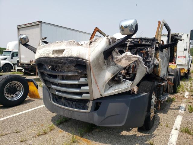 3AKJHLDRXNDNF8318 - 2022 FREIGHTLINER CASCADIA 1 WHITE photo 2