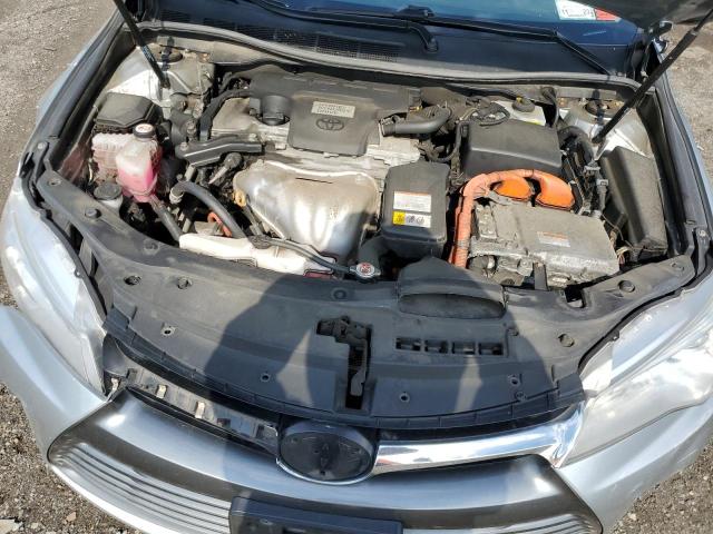 4T1BD1FK7HU218738 - 2017 TOYOTA CAMRY HYBRID SILVER photo 11