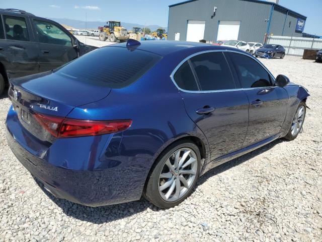 ZARFAEBN5J7565789 - 2018 ALFA ROMEO GIULIA BLUE photo 3