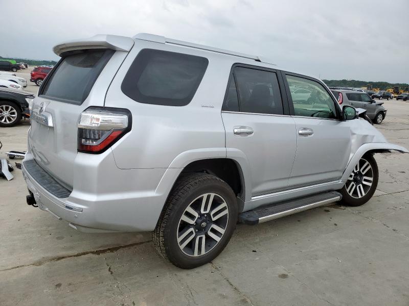 JTEZU5JR9J5166264 - 2018 TOYOTA 4RUNNER SR5 SILVER photo 3