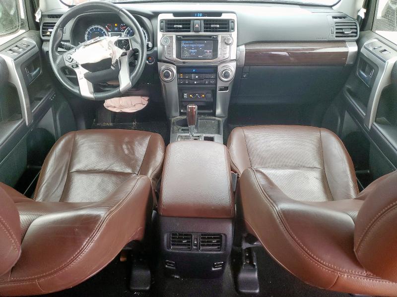 JTEZU5JR9J5166264 - 2018 TOYOTA 4RUNNER SR5 SILVER photo 8