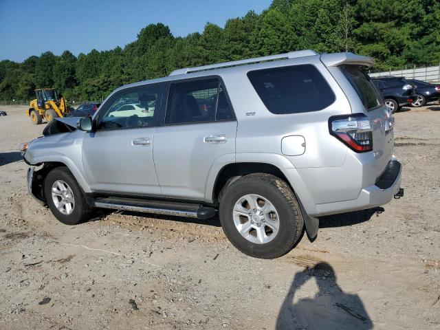 JTEBU5JR2J5520630 - 2018 TOYOTA 4RUNNER SR5/SR5 PREMIUM 银色 照片 2