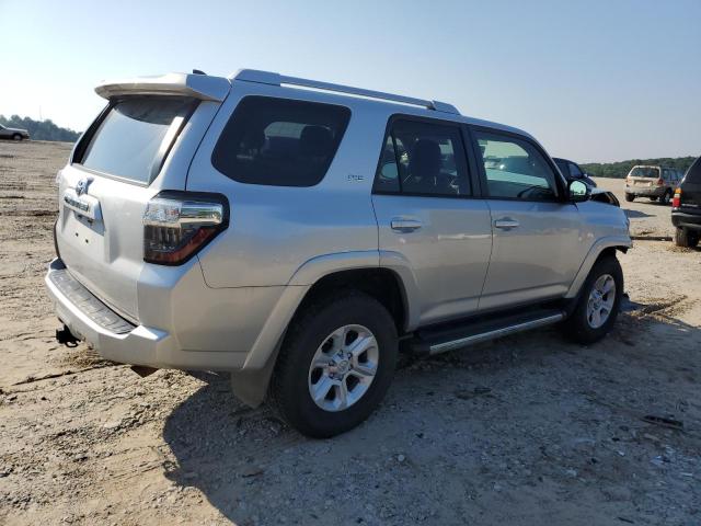 JTEBU5JR2J5520630 - 2018 TOYOTA 4RUNNER SR5/SR5 PREMIUM 银色 照片 3
