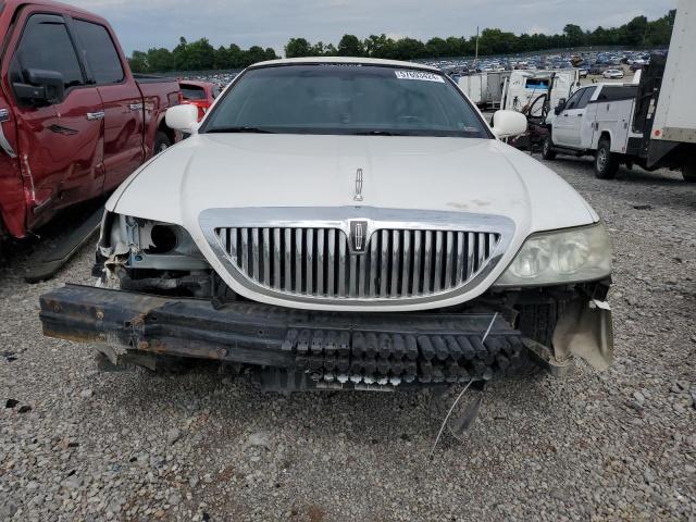 2L1FM88W68X644375 - 2008 LINCOLN TOWN CAR EXECUTIVE WHITE photo 5
