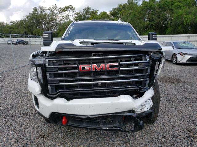 1GT49PE77NF285161 - 2022 GMC SIERRA K2500 AT4 WHITE photo 5