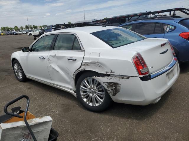 2C3CCAKT9DH564642 - 2013 CHRYSLER 300 C WHITE photo 2