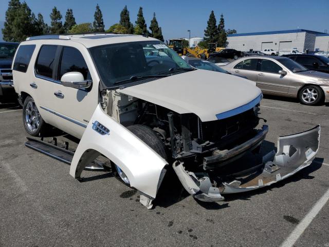 1GYS4BEF8BR255025 - 2011 CADILLAC ESCALADE LUXURY WHITE photo 4