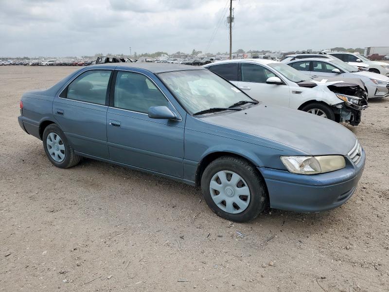JT2BF22K510301648 - 2001 TOYOTA CAMRY CE Blau Foto 4