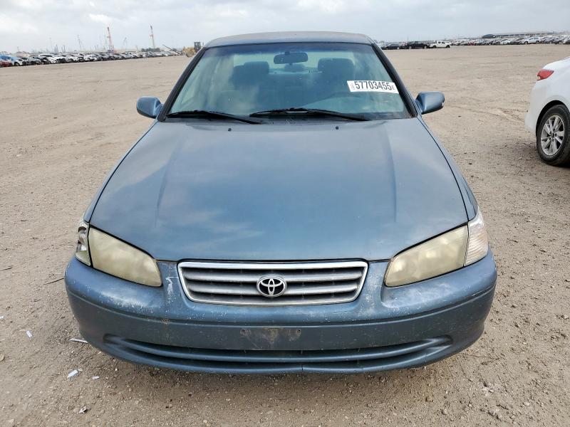 JT2BF22K510301648 - 2001 TOYOTA CAMRY CE Blau Foto 5