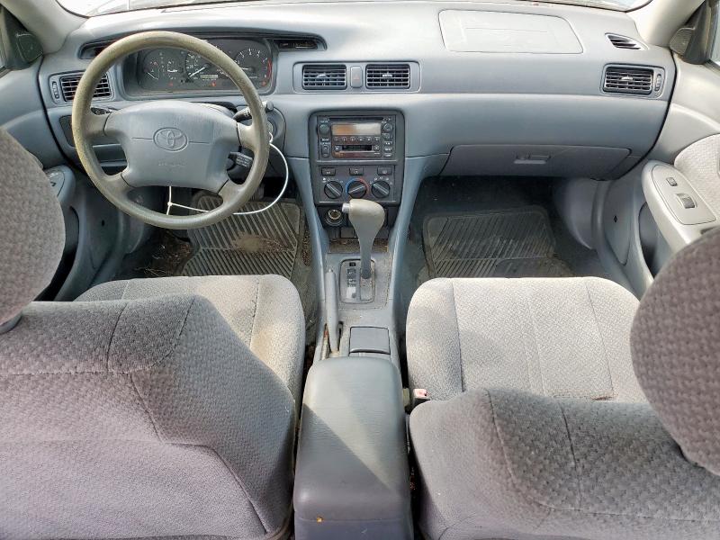 JT2BF22K510301648 - 2001 TOYOTA CAMRY CE Blau Foto 8