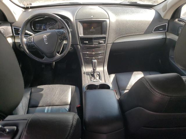 2LMHJ5ATXFBL00979 - 2015 LINCOLN MKT WHITE photo 8