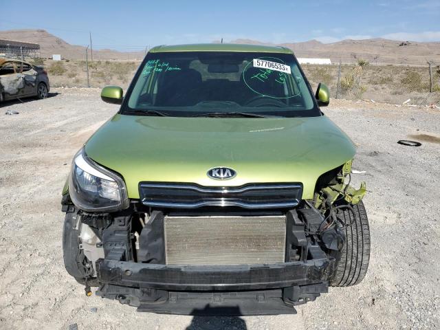 KNDJP3A50J7892612 - 2018 KIA SOUL + GREEN photo 5