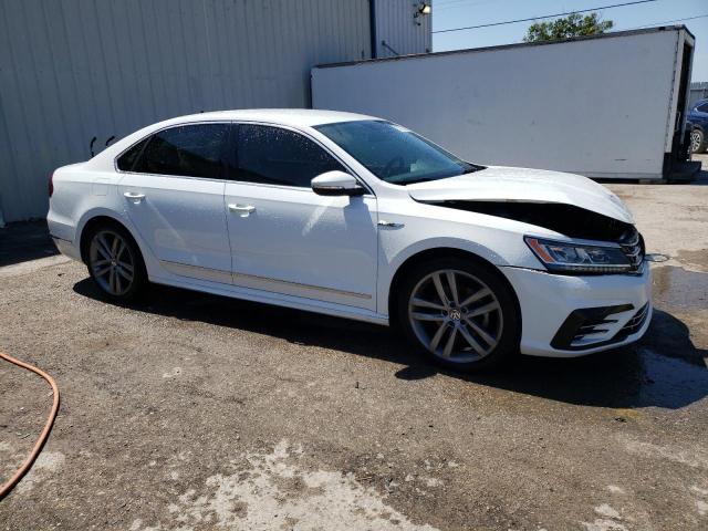 1VWDT7A35HC054010 - 2017 VOLKSWAGEN PASSAT R-LINE Weiß Foto 4