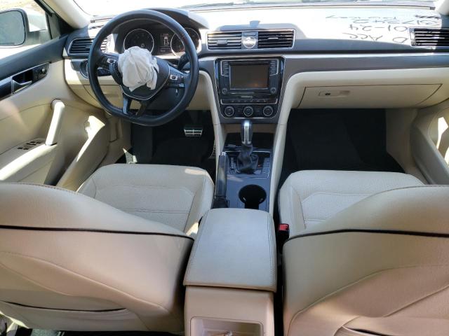 1VWDT7A35HC054010 - 2017 VOLKSWAGEN PASSAT R-LINE Weiß Foto 8