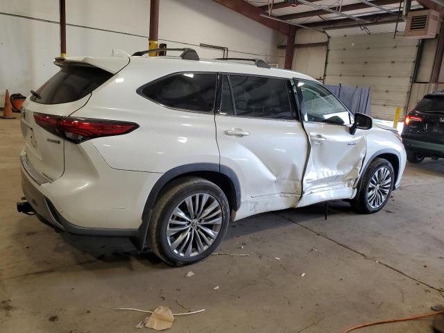 5TDEBRCH1LS003447 - 2020 TOYOTA HIGHLANDER HYBRID PLATINUM WHITE photo 3